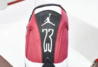 GYM AIR - RETRO RED 14 TORO JORDAN 0607